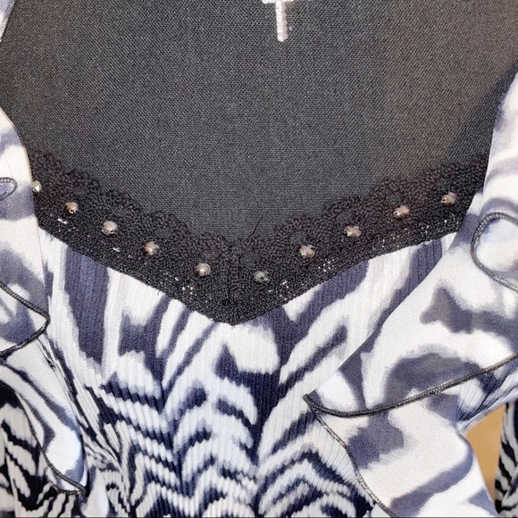 Nicola zebra ruffle blouse - Picture 5 of 6